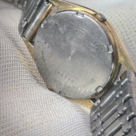 Vintage Seiko Alarm Quartz Watch - Picture 10 of 10